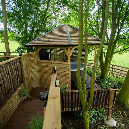 Burtree Country House, Tipi's, Treehouse & & House With Hot Tubs In A Private Garden ת'ירסק