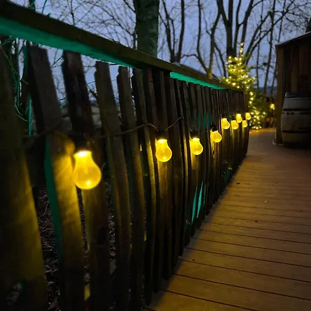 Burtree Country House, Tipi's, Treehouse & & House With Hot Tubs In A Private Garden אכסניה ת'ירסק