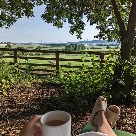 Burtree Country House, Tipi's, Treehouse & & House With Hot Tubs In A Private Garden * Thirsk