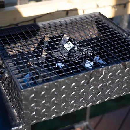 Burtree Country House, Tipi's, Treehouse & & House With Hot Tubs In A Private Garden Lodge Thirsk