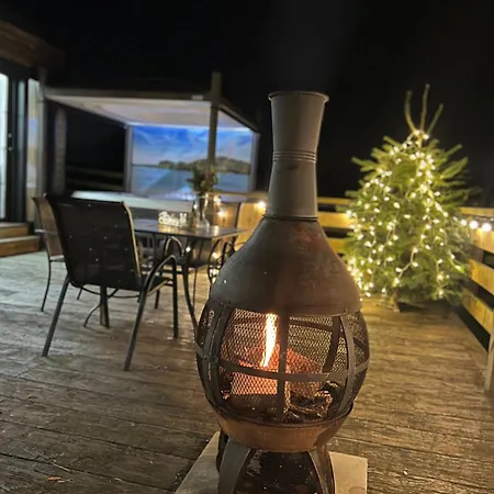 Burtree Country House, Tipi's, Treehouse & & House With Hot Tubs In A Private Garden Lodge Thirsk