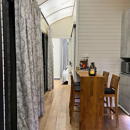 Burtree Country House, Tipi's, Treehouse & & House With Hot Tubs In A Private Garden Thirsk