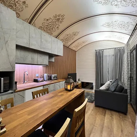 Burtree Country House, Tipi's, Treehouse & & House With Hot Tubs In A Private Garden Lodge Thirsk